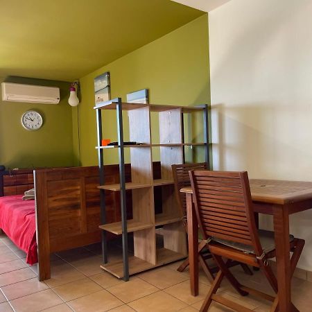 Immense Studio 51 Jusqu'A 4 Personnes Avec Vue Mer Сен Дьони Екстериор снимка