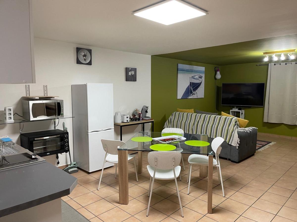 Immense Studio 51 Jusqu'A 4 Personnes Avec Vue Mer Сен Дьони Екстериор снимка